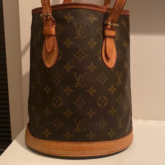Louis Vuitton Bucket Bag - Picture 5 of 13